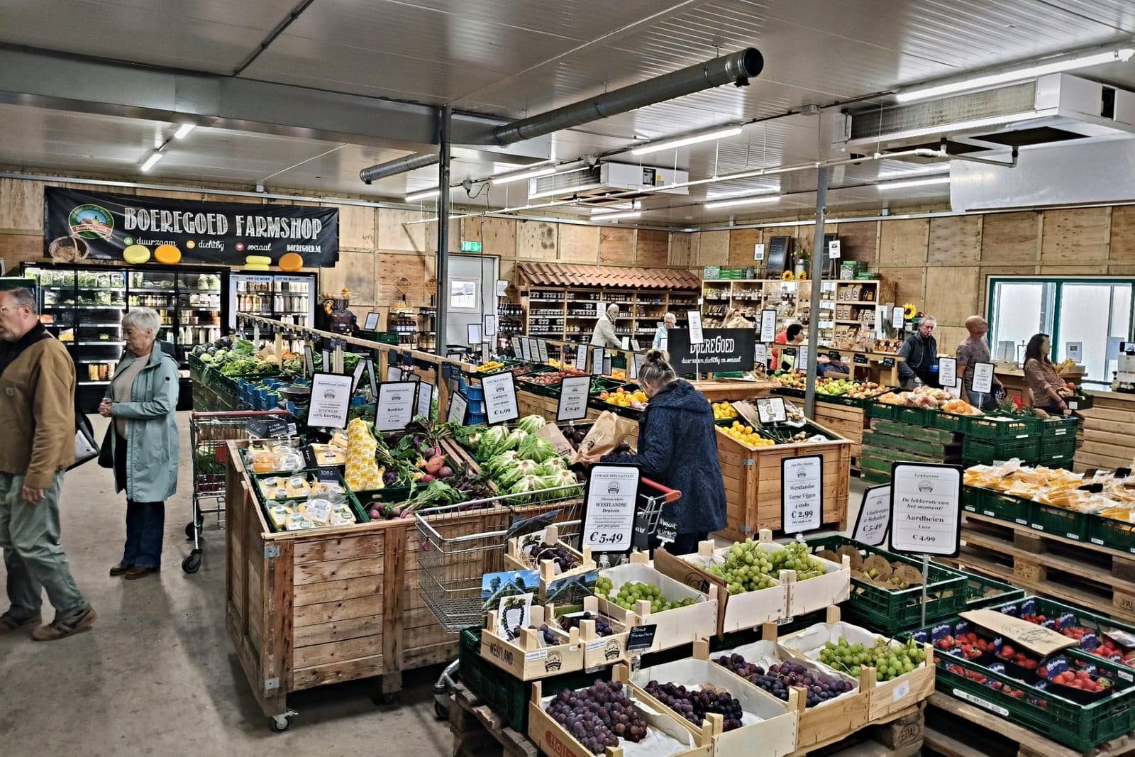 Binnen in de BoereGoed Farmshop in Naaldwijk