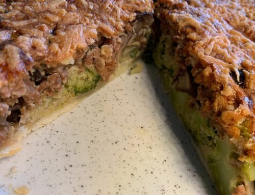 Hartige taart met broccoli en champignons