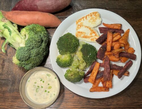 Zoete aardappel friet met broccoli